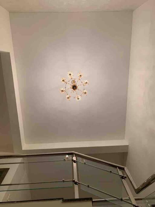 Furnished Villa Near Airport, Away From City โบปาล ภายนอก รูปภาพ